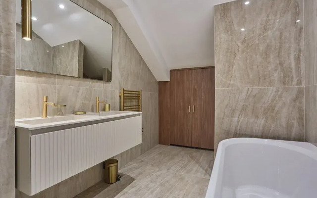 Superb AC Apartment Roosevelt Saint Honore