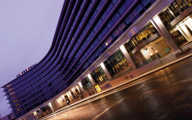 Macdonald Hotel And Spa Манчестер вид на фасад