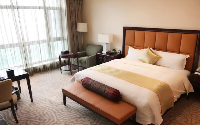 QueenSir International Hotel