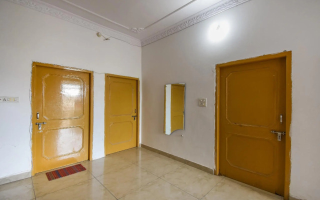 OYO 74755 Grand Red Villa