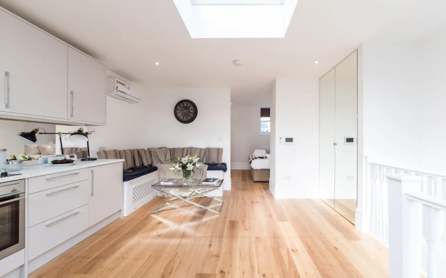 Pet-friendly Fulham Broadway Penthouse, Sw Balcony