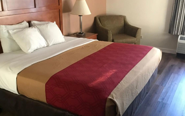 Rodeway Inn & Suites