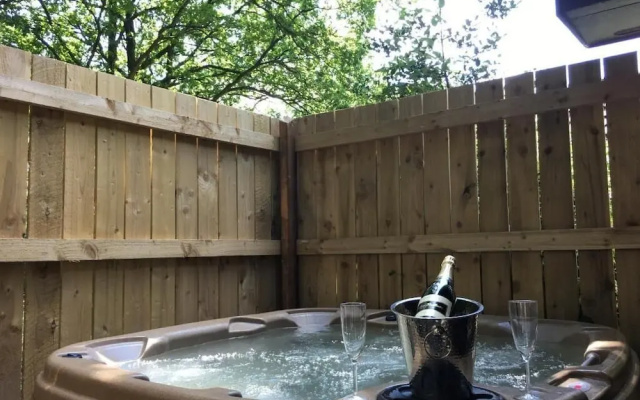 Shrew Lodge Hot Tub