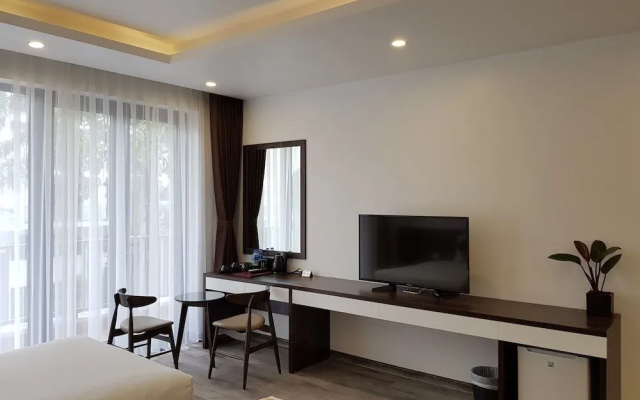 Helenhalong Hotel