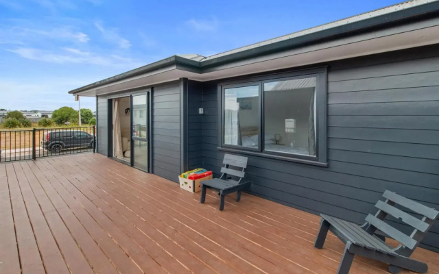 Sandy Shores - Waihi Beach Holiday Home