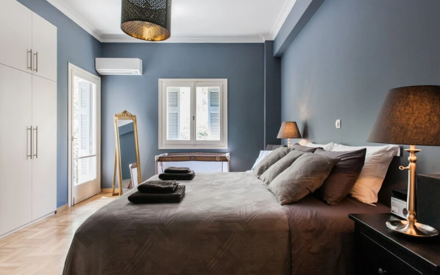 Entire floor Luxury aprtm in kolonaki