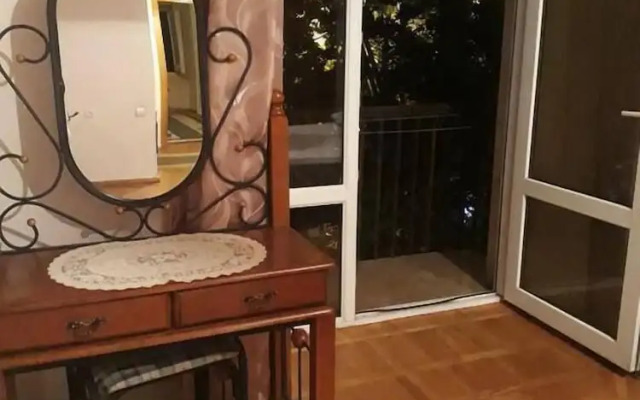 Пятиэтажный каменный дом