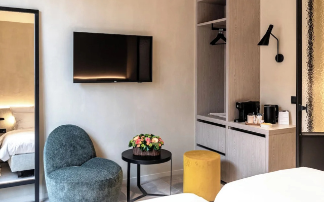 Hotel T