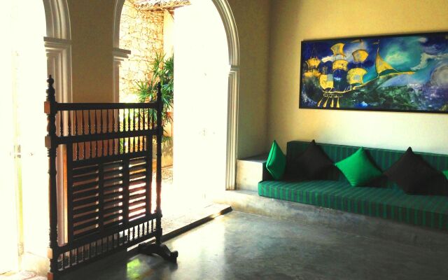 Отель Khalids Guest House Galle Шри-Ланка, Галле - отзывы, цены и фото номеров - забронировать отель Khalids Guest House Galle онлайн вид на фасад