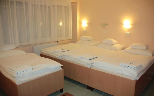 Tisza Corner Hotel