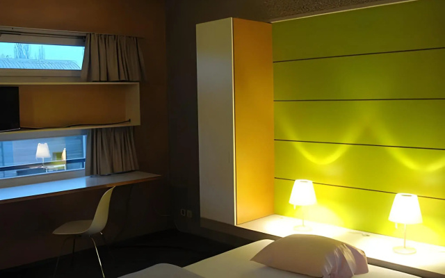 Lausanne Youth Hostel Jeunotel