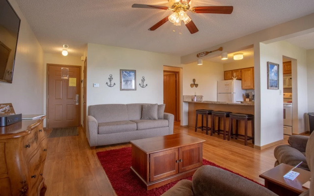 Lakeview Oasis 2 Bedrooms 2 Bathrooms Condo