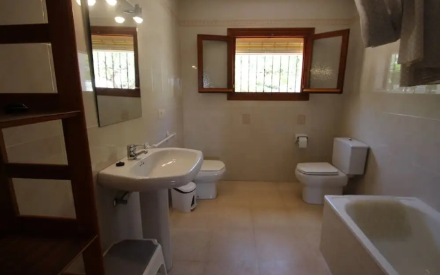 Laura-29A - pretty holiday property with garden and private pool in Calpe