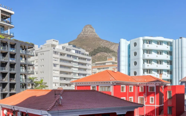 Walk to Beach Sea Point Promenade The Flamingo