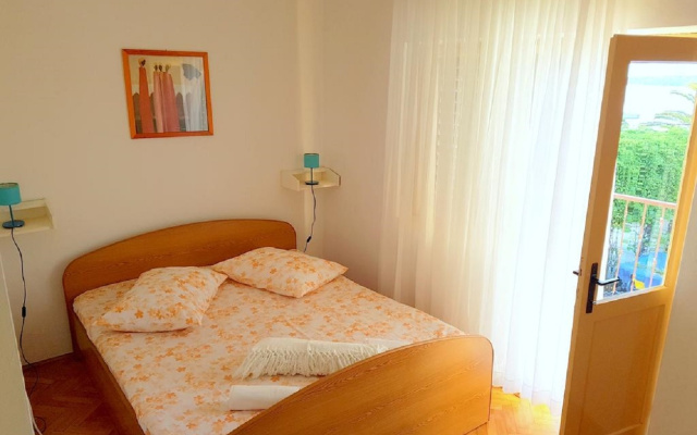 Room Tonka - 150 m from beach: R1 Jelsa, Island Hvar