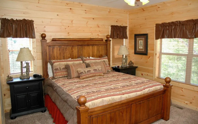 Brookstone Lodge - 6 Br Cabin