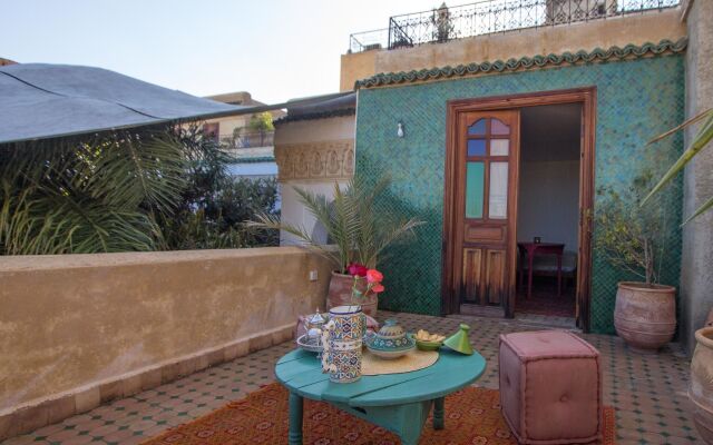 Отель Riad Les Oudayas Марокко, Фес - отзывы, цены и фото номеров - забронировать отель Riad Les Oudayas онлайн вид на фасад