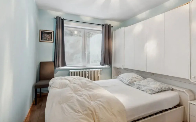Bright 2-bedroom Apartment