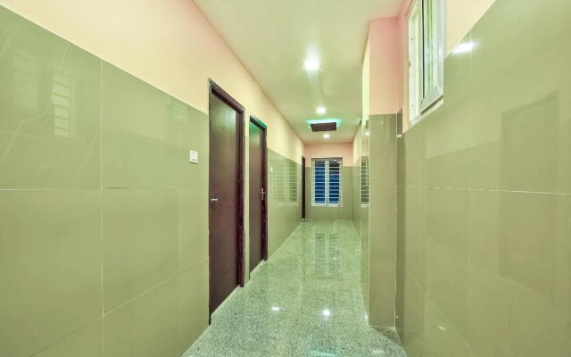 OYO 29844 Joliday INN