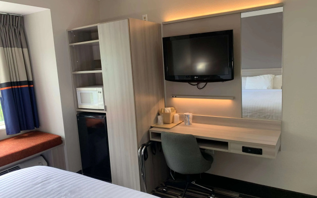 Microtel Inn by Wyndham Charlotte Airport