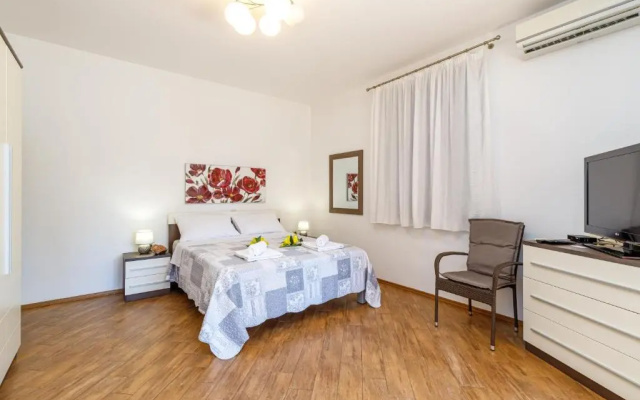 Apartments Kiki 150 METERS TO THE BEACH