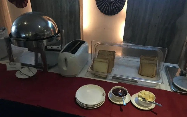 Hotel Hemaadri Grand