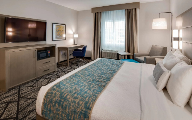 Best Western Plus Mid County