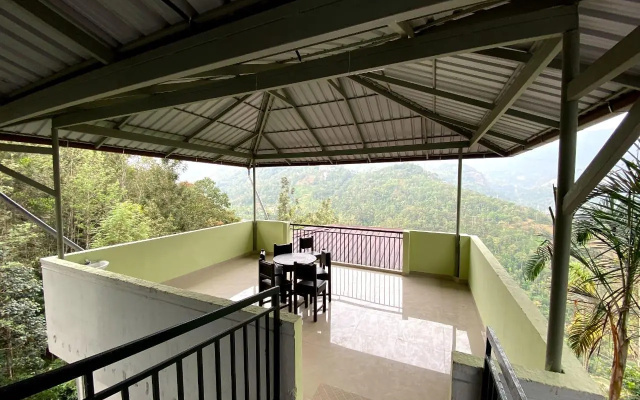 Misty Meadows Munnar