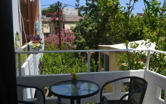 Manos Apartments