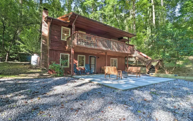 Game Room + Fire Pit: Weaverville Family Home!