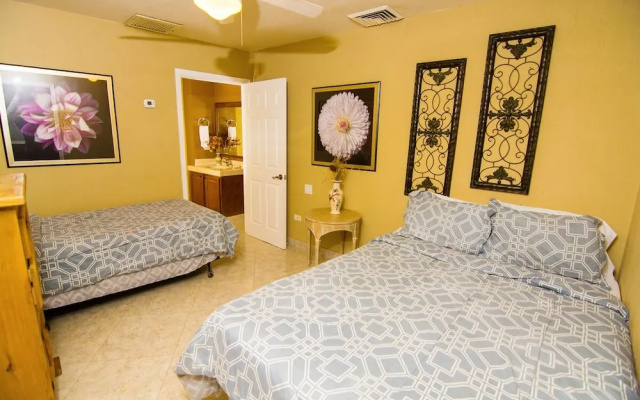 Bonita 703 - 3 Br Condo