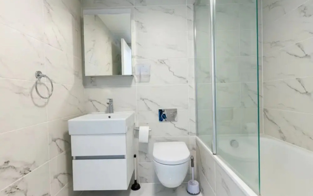 Contemporary 2 Bedroom in West London