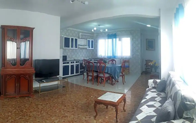 A Beautiful spacious Two Bedroom Apartment CB8EV