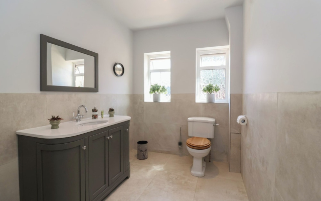 Leafield Cottage
