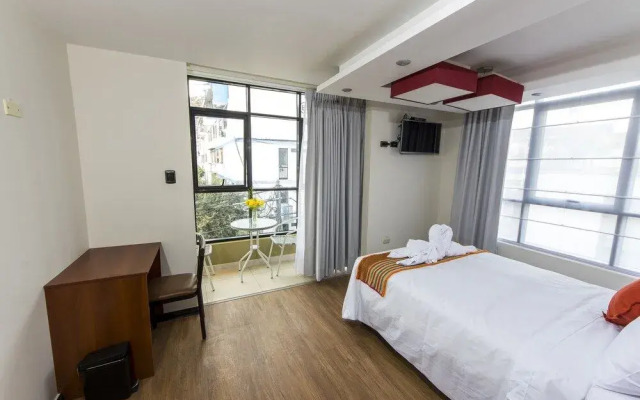 Capac Hotel