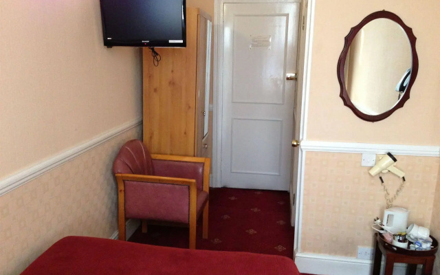 Balmoral House Hotel