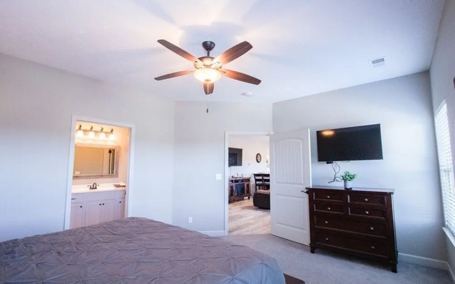 Red Tee 6 Bedroom Condo