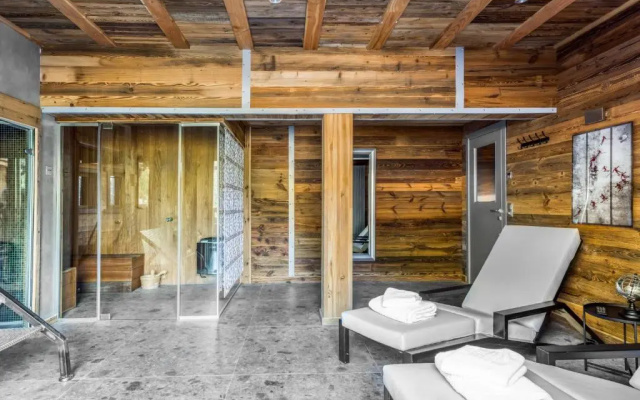 Chalet Charlie