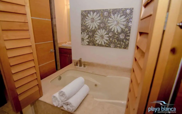 1 Bedroom Condo Playa Blanca #1 Condo