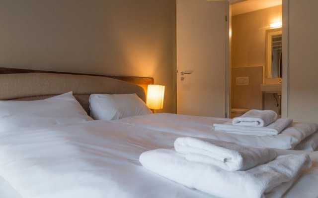 Hotel Mika Downtown