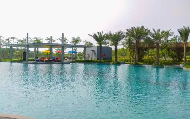 Best Price Studio Apartment at Gold Coast By Travelio