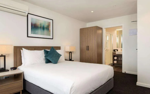 Nesuto Stadium Hotel And Apartments
