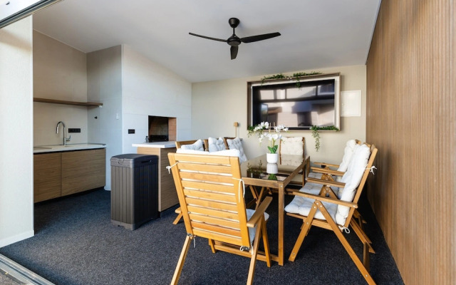 Villa Positiva With Heated Pool