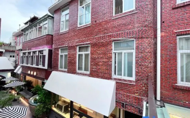 Xiamen Honglou Seaview Courtyard (Zengxuan Branch, Huandao Road)