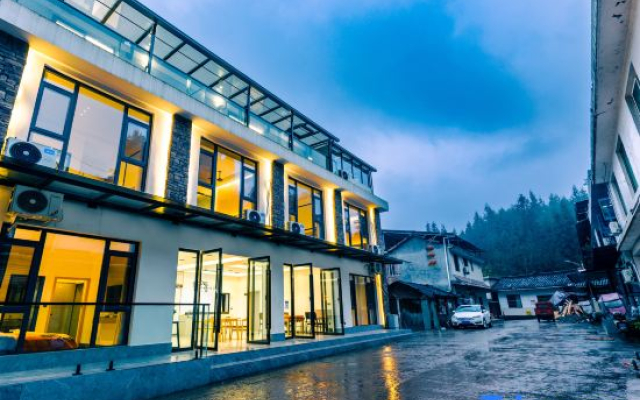 Looking for Banshan Holiday B&B (Wawushan Scenic Area Branch)