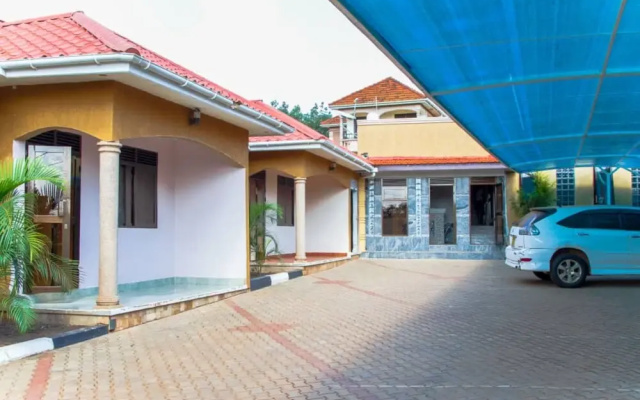 D'lykerz Hotel