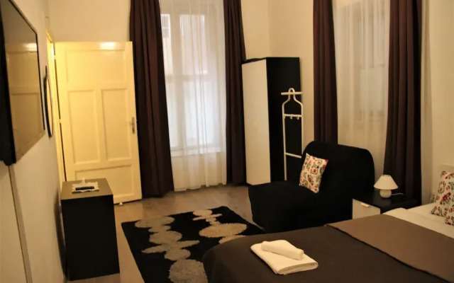 Duna Szecsi Apartmant