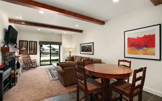 Shadow Ridge by All Seasons Resort Lodging
