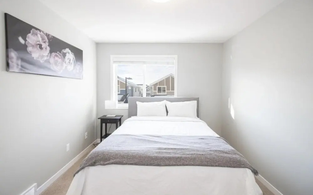 Modern 3 Bedrooms Townhouse in Southpoint