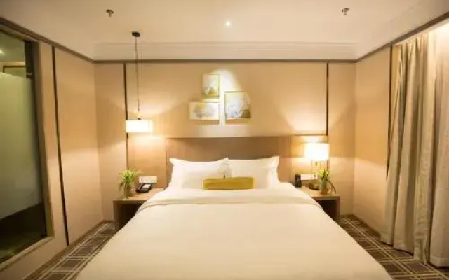 Book & Life Hotel